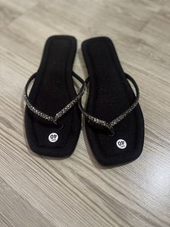 (Category: ) located in . Submitted by indulge_in_retail_therapy (Listing ID 1443717306, Image 1). Description: .