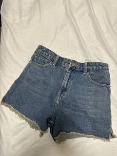 (Category: ) located in . Submitted by momochan_ (Listing ID 1443881831, Image 1). Description: .