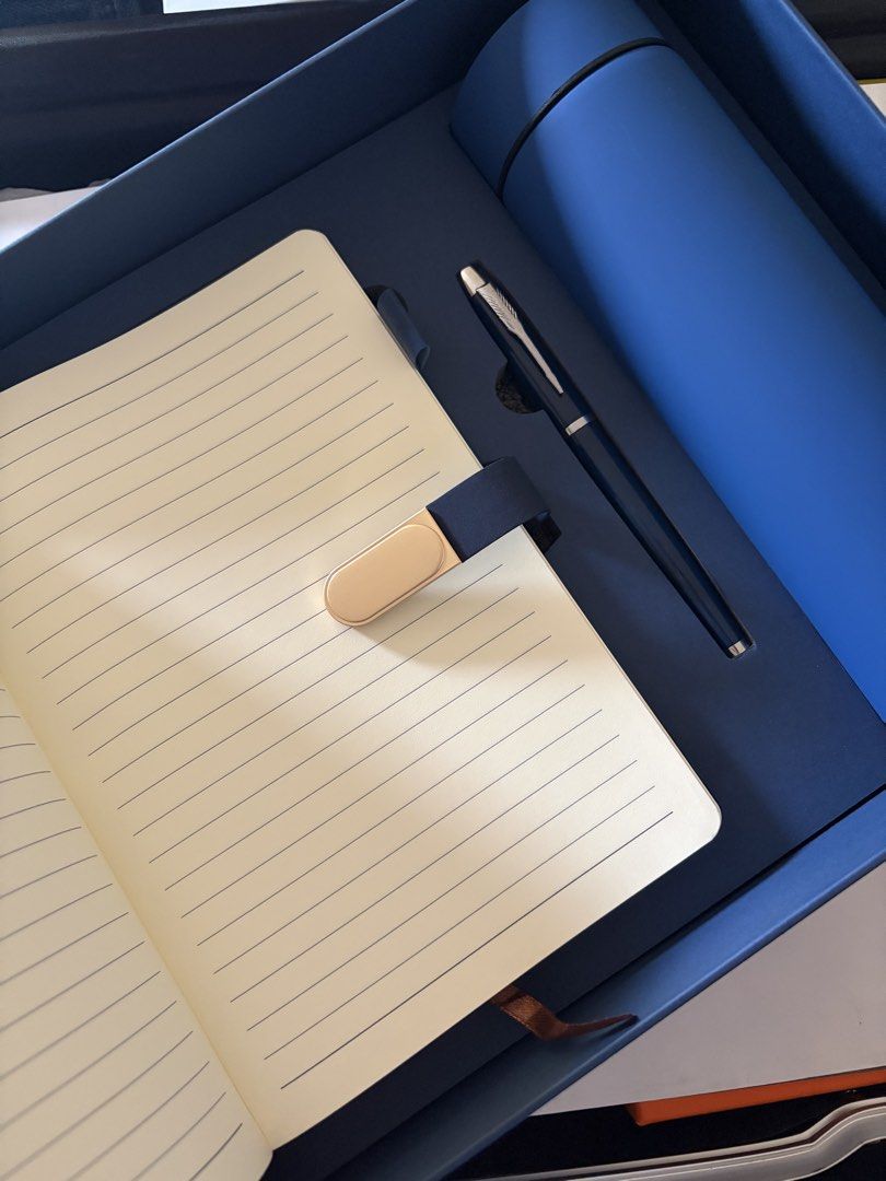 Blue Notebook, Pen, and Tumbler Gift Set (Category: Stationery & School Supplies) located in Quezon City. Submitted by rv1995 (Listing ID 1443790633, Image 2). Description: Blue gift box set with notebook, pen, and tumbler. Perfect gift! Located in QC.