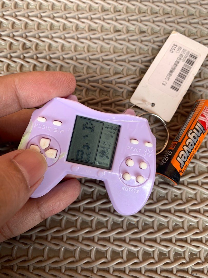 Mini Brick Game Keychain (Category: Character Goods) located in Manila. Submitted by macks_toys (Listing ID 1443771743, Image 3). Description: 📌 You may send DM for your inquiries. ✨KINDLY CHECK EACH DETAILS✨ 🔳 From Japan/UK Surplus items 🔳 Working 🔳 Manage your expectations since it’s preloved and from Surplus Items 🔳 WYSIWYG ✨ Thank you! ✨.