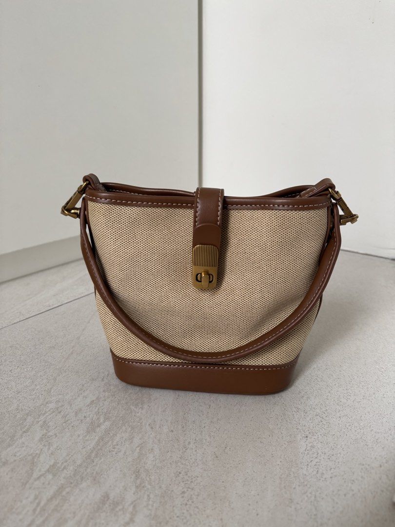 Bucket Brown Leather Bag (Category: Cross-body Bags) located in Quezon City. Submitted by ciiel (Listing ID 1443761785, Image 1). Description: .