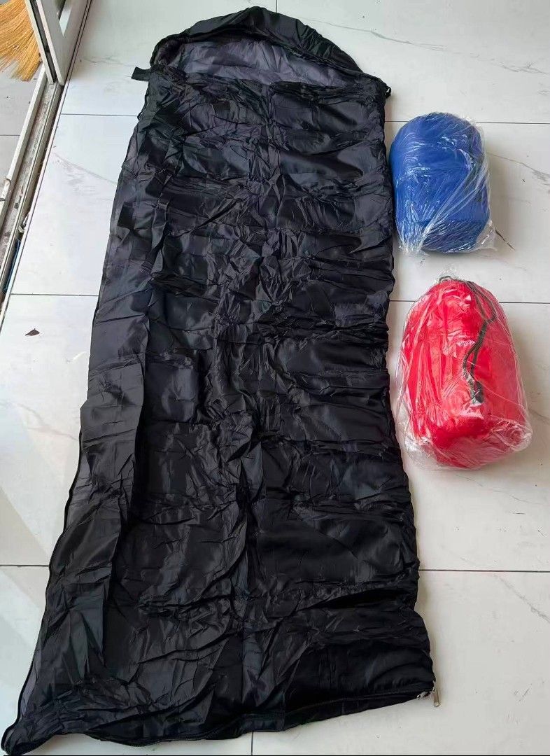 Camping sleeping bag (Category: Hiking & Camping) located in Manila. Submitted by lyfrancois14 (Listing ID 1443775114, Image 3). Description: .