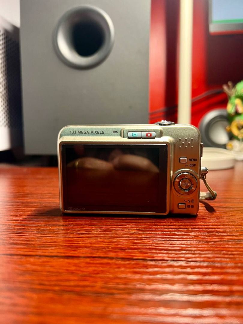 Casio EXILIM 10.1 Megapixels Digital Camera (Category: Cameras) located in Baguio. Submitted by carlbenta (Listing ID 1443834939, Image 3). Description: - Casio EXILIM Digital Camera - 10.1 Megapixels for clear photos - Comes with a wrist strap for secure carrying - Ideal for quick snaps and daily use - Compact and portable design - Ready for your next adventure! -Working well -All buttons are working -Zoom and flash working -With time stamp Issu