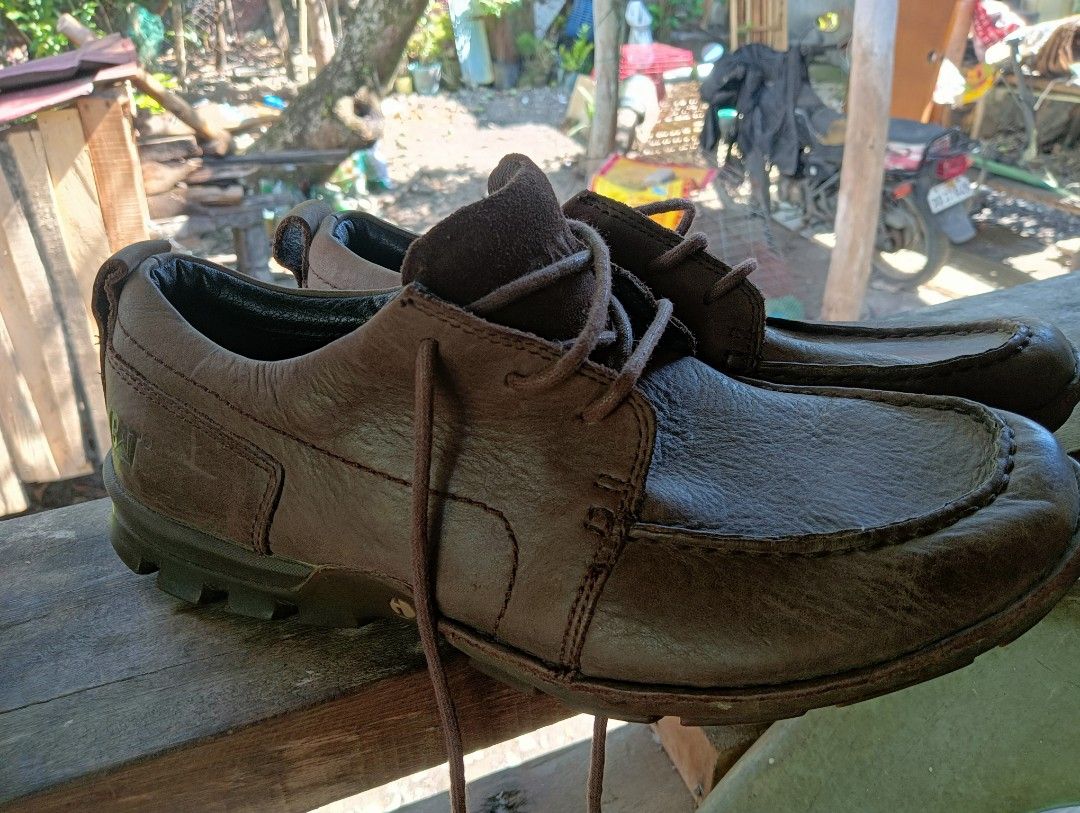 Caterpillar Shoes (Category: Shoe inserts & accessories) located in Caloocan City. Submitted by keenfox-8542 (Listing ID 1443770495, Image 1). Description: Size 9 signs of usage Need to kiwi Maganda pangformal.