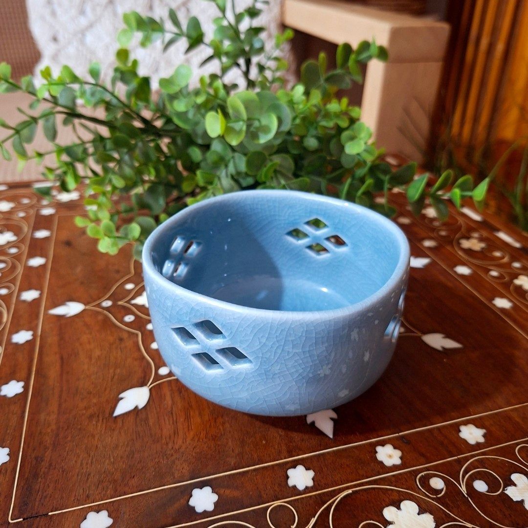Celadon openwork small bowl crackled glaze cutout (Category: Dinnerware & Cutlery) located in Dasmarinas. Submitted by millennialmeetsvintage (Listing ID 1442264401, Image 1). Description: H 6 x D 10 cm 3pcs available last price posted, no haggling 🙅🏻‍♀️ 🌍ships from DASMA, CAVITE 🚚 shipping via Lalamove only ❌no reservations, first-to-pay basis ❌no physical store, no walk-ins ❌no COD transactions.