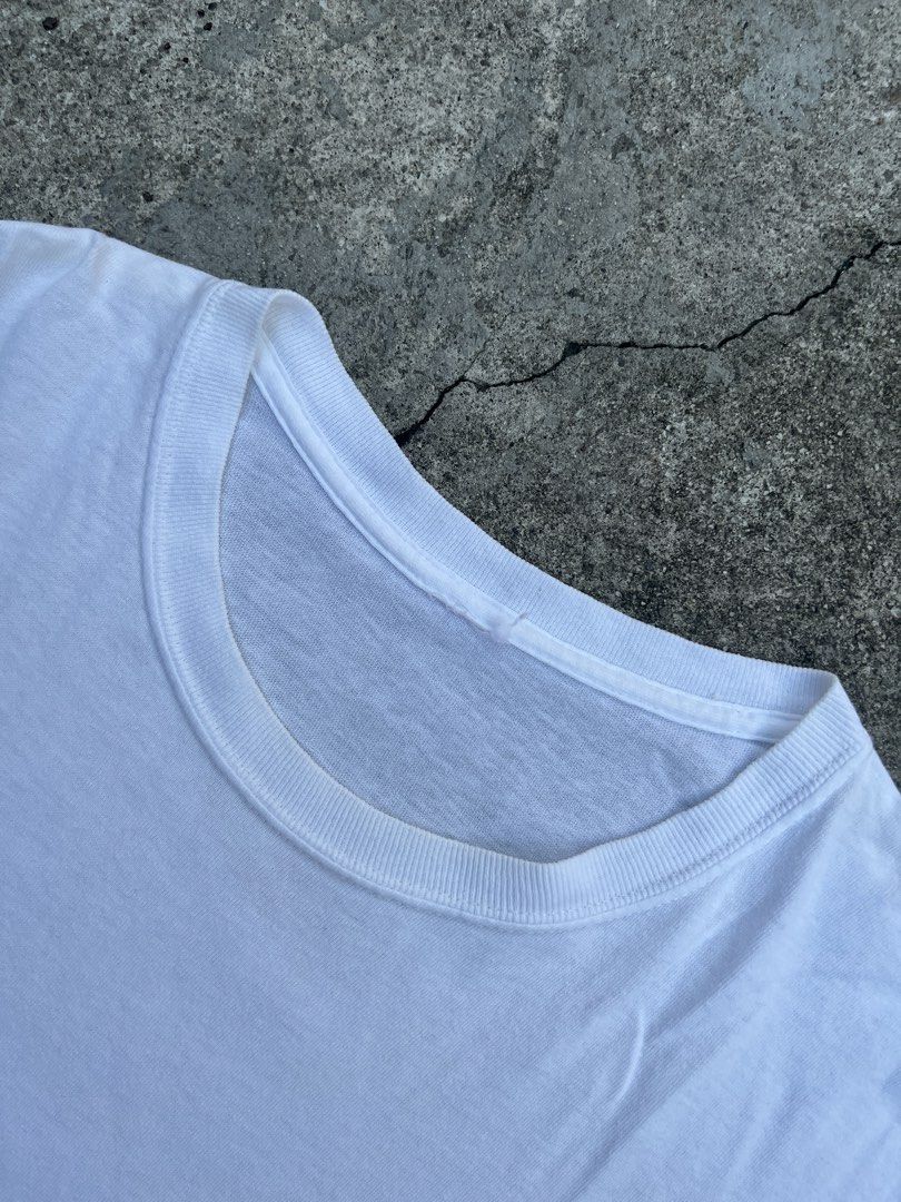 CHEVROLET FLW GRAPHIC SHIRT (Category: Tshirts & Polo Shirts ) located in Caloocan City. Submitted by gothrifted (Listing ID 1443831220, Image 3). Description: CHEVROLET/FLW GRAPHIC SHIRT - thrifted - fits up to size XL - brand: untag - dimes 23.5x31.5 - 9/10 color rate - fair condition - issues: minimal lints *color may vary due to lighting .