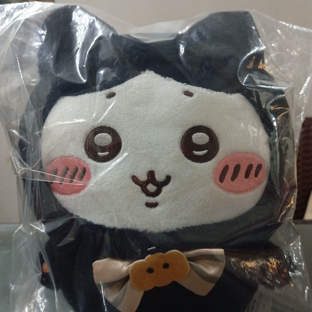 Chiikawa Halloween 2025 Hachiware Black Cat (Category: Plushies & Soft Toys) located in Pasig City. Submitted by manlad (Listing ID 1443856940, Image 2). Description: Special Edition Chiikawa Halloween 2025, Hachiware version plushie Approximately 20cm Authentic product from nagano & Parade MOP: GCash / BPI Delivery: Lalamove, shipping c/o buyer.
