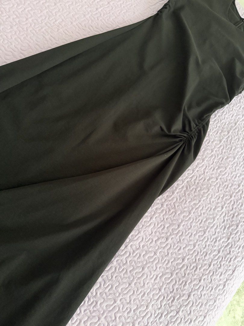 COS Asymmetric Gathered Midi Dress (Category: Dresses) located in Bulacan. Submitted by cooltaste (Listing ID 1443753418, Image 3). Description: .