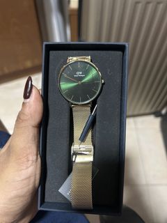 (Category: ) located in . Submitted by venus.designs (Listing ID 1443839762, Image 1). Description: .
