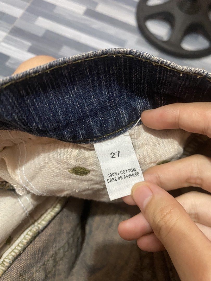 dark wash denim shorts size 27 (Category: Shorts) located in Santa Rosa. Submitted by hakkorii (Listing ID 1443889319, Image 3). Description: size 27.