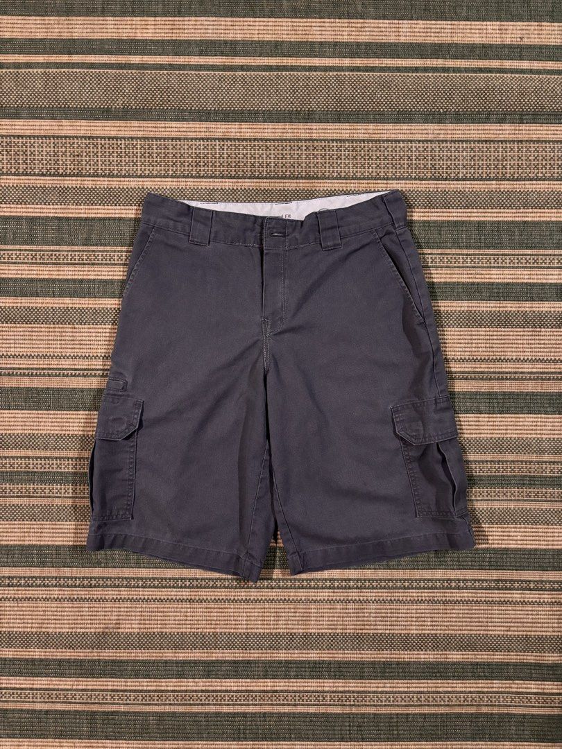 Dickies Relaxed Fit Cargo Shorts Grey (Category: Shorts) located in Bulacan. Submitted by charlieflips (Listing ID 1443830214, Image 3). Description: Waistline: 33-34 Length: 23 Condition: excellent! Issue: none.