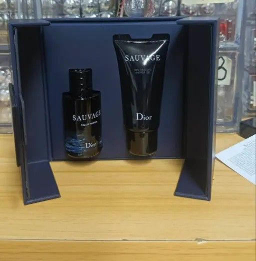 Dior Sauvage Set Mini (Category: Fragrance & Deodorants) located in Bocaue. Submitted by snupeyyy (Listing ID 1443732538, Image 1). Description: .