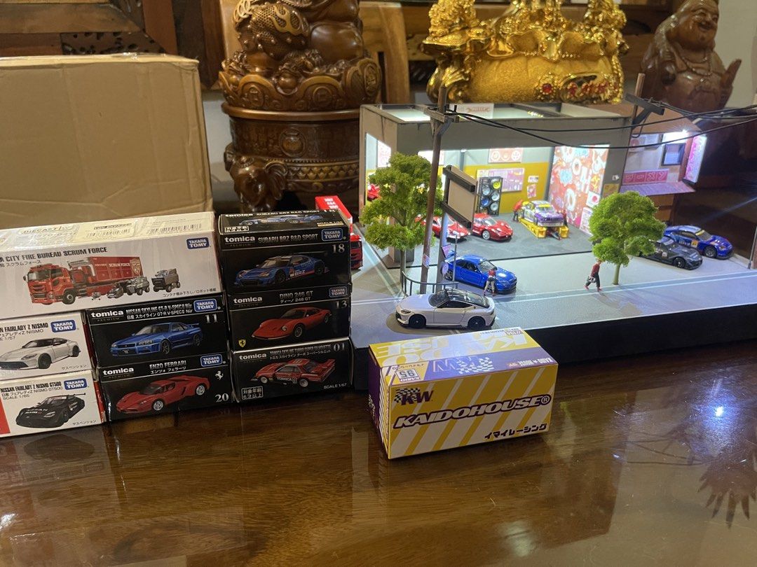 Diorama, Kaido House, Tomica, Mini Figs (Category: Vehicle & Diecast Models) located in Manila. Submitted by weart (Listing ID 1443890140, Image 1). Description: ❗️QUITTING/SELLING ASPACK STRICTLY ❗️ Php 6,500 RFS: Switching to Action Figures • 5 Mini Figs & Car Accesories • Diorama Lights are working, Condition: 9 • 1 Kaido House • 5 Premium Tomicas • 3 Normal Tomicas Negotionable if mag kasundo sa price😇 📩 Dm me if you got more questions 📩 S