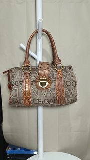 (Category: ) located in . Submitted by secondmusebags (Listing ID 1443870314, Image 1). Description: .