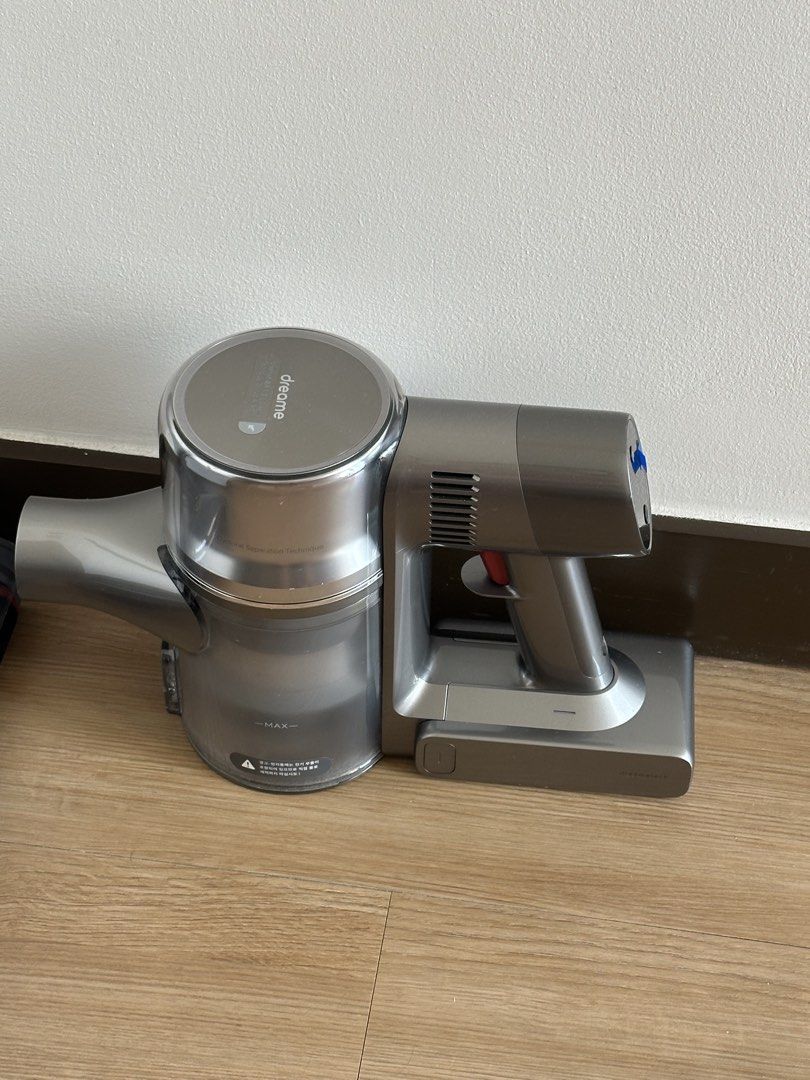 Dreame High Powered Vacuum (Category: Vacuum Cleaner & Housekeeping) located in Manila. Submitted by secondhavenph (Listing ID 1443713312, Image 3). Description: Complete with charger Slightly causing static.