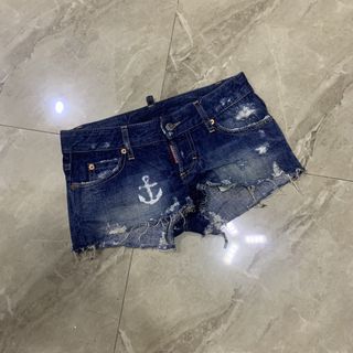 (Category: ) located in . Submitted by _thrift.clothes._ (Listing ID 1443885486, Image 1). Description: .