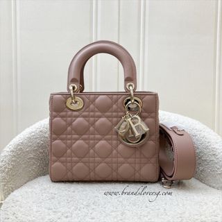 (Category: ) located in . Submitted by brands_lover (Listing ID 1443709576, Image 1). Description: .