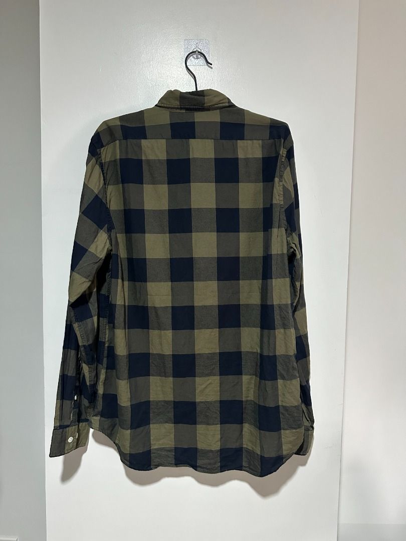 Express Soft Wash Long Sleeve Flannel Polo (Category: Formal Shirts) located in Balagtas. Submitted by bookplug_ph (Listing ID 1443792166, Image 2). Description: Length: 29.5 inches Width: 23 inches.