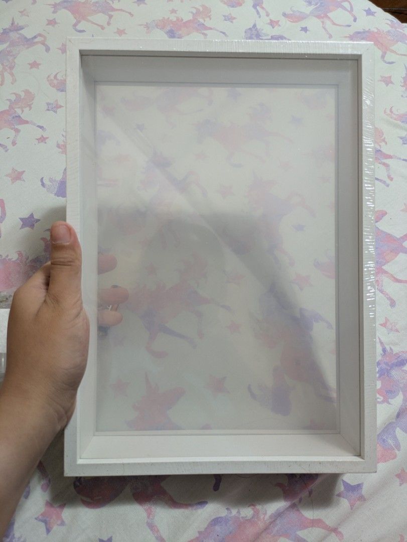 Flower Display Frame - A4 Size (Category: Frames & Pictures) located in Muntinlupa City. Submitted by pfibhionlineshop (Listing ID 1443839582, Image 1). Description: White frame is in A4 size and includes fairy lights. Batteries not included..