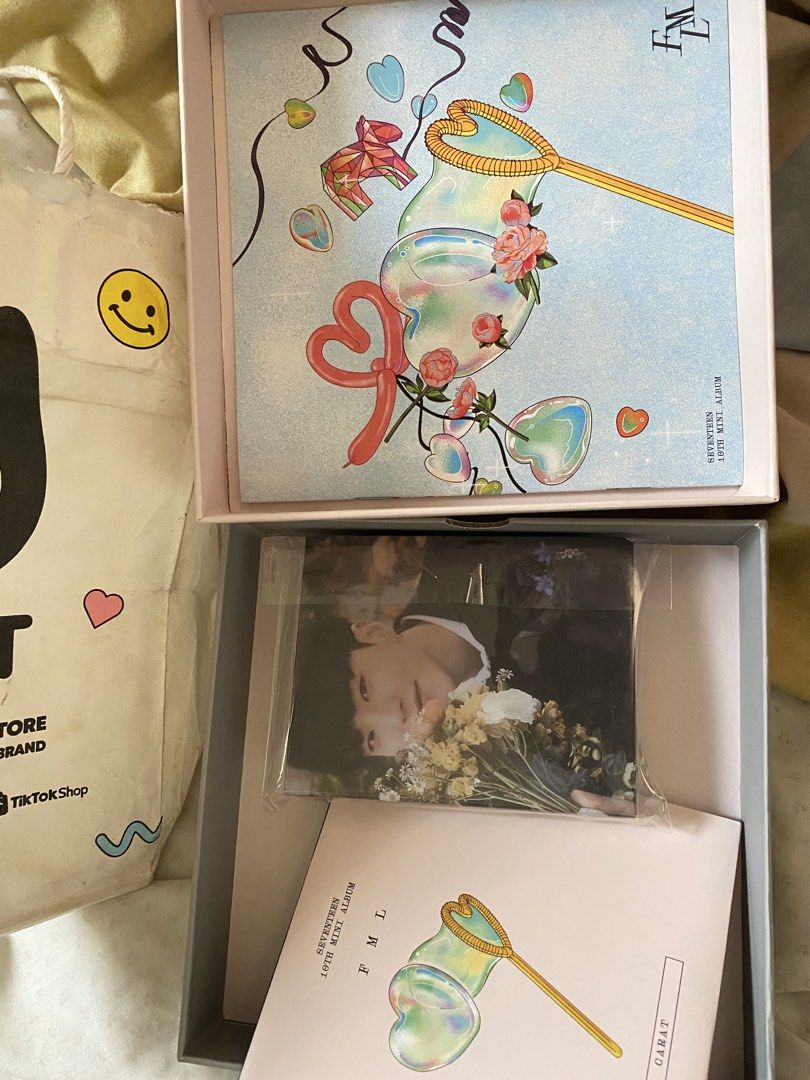 FML Seventeen complete inclusions Album (Category: K-Wave Merchandise) located in Manila. Submitted by wonchu1 (Listing ID 1443814630, Image 2). Description: WTS/LFB FML carat ver album (Hoshi) with freebies!! 250 Inclusions are still inside (CD, lyric book, photocards and binder) All pcs are 10/10 condition, nasa binder lang sila for years. Btw will replace one mingyu pc (I abused), with Wonwoo An Ode pc (the beret one) Freebies are enhypen n ne