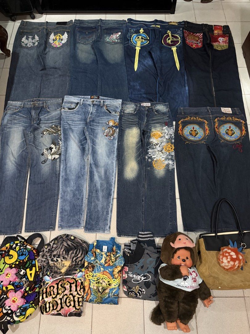 ❗️FOR SALE❗️Jeans, Jackets (Category: Activewear) located in Manila. Submitted by weart (Listing ID 1443890594, Image 1). Description: ❗️All items are thrifted ❗️ Price: 1,500-5,000 📩Dm me for more information and details 📩.