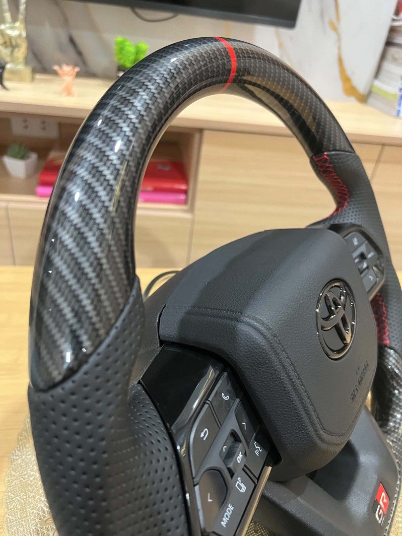 FORSALE STEERING WHEEL CARBON LC300 (Category: Other Automotive Parts and Accessories) located in Las Pinas. Submitted by jalani01 (Listing ID 1443895403, Image 3). Description: Forsale steering wheel Carbon LC300 ORIGINAL MADE IN THAILAND No issue Dilang nagamit Pwede sa Fortuner Hilux Rush Vios Hiace .