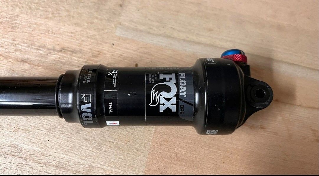 Fox float dps performance EXTRA VOLUME (Category: Parts & Accessories) located in Singapore. Submitted by yamazakiy83605 (Listing ID 1443815397, Image 2). Description: -Fox rear shock - Used once or twice but I'm too heavy so upgraded, taken off brand new bike -Trunion mount - No scratches on stanchions -185x55 -Good as new.