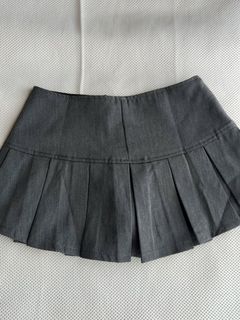 スカート STELLAR MINI SKIRT Gray Stellar Grey Mini Skirt, Women's Fashion, Bottoms, Skirts on Carousell