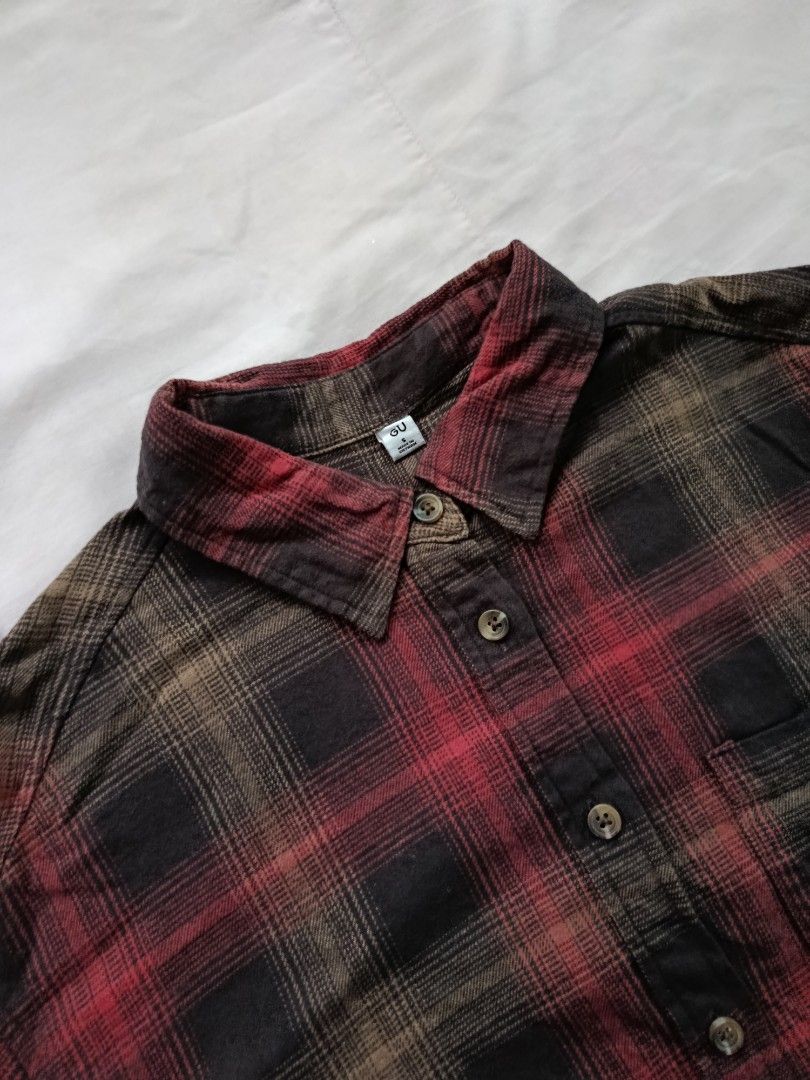 GU Cropped Flannel Shirt Red Plaid (Category: Tshirts & Polo Shirts ) located in Cagayan de Oro. Submitted by muchloved.cdo (Listing ID 1443768939, Image 2). Description: Measurements length: 17 in width: 19 in Mode of Payment: Gcash Mode of Delivery: - Maxim (within CDO only) - J&T Express Notes: - shipping fee will be shouldered by the buyer - actual color may vary slightly due to photo lighting - this item is thrifted, so please manage your ex