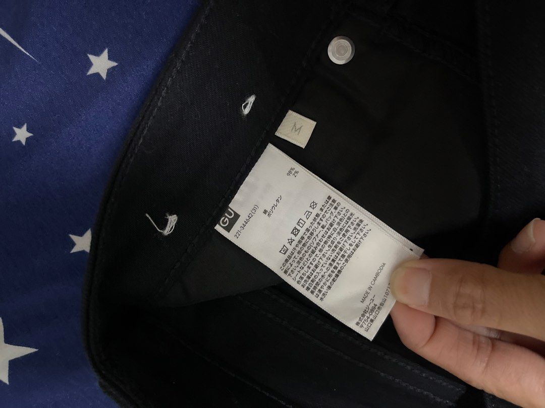 GU uniqlo black flared jeans (Category: Jeans) located in Taguig. Submitted by kayeph (Listing ID 1443892887, Image 3). Description: Bnew without tag Medium Flared Jeans 📍 Taguig RFS decluttering .