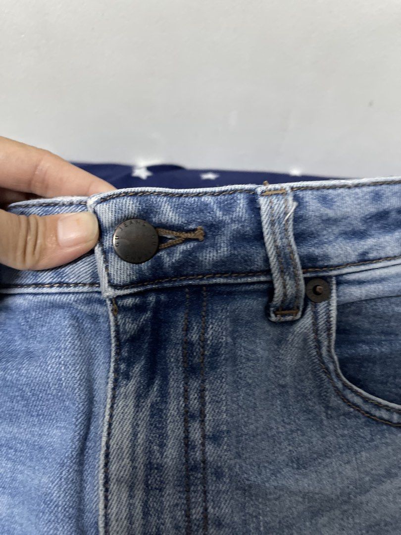 GU Uniqlo Flared Jeans (Category: Jeans) located in Taguig. Submitted by kayeph (Listing ID 1443894165, Image 3). Description: Medium Flared Jeans 📍 Taguig RFS decluttering .