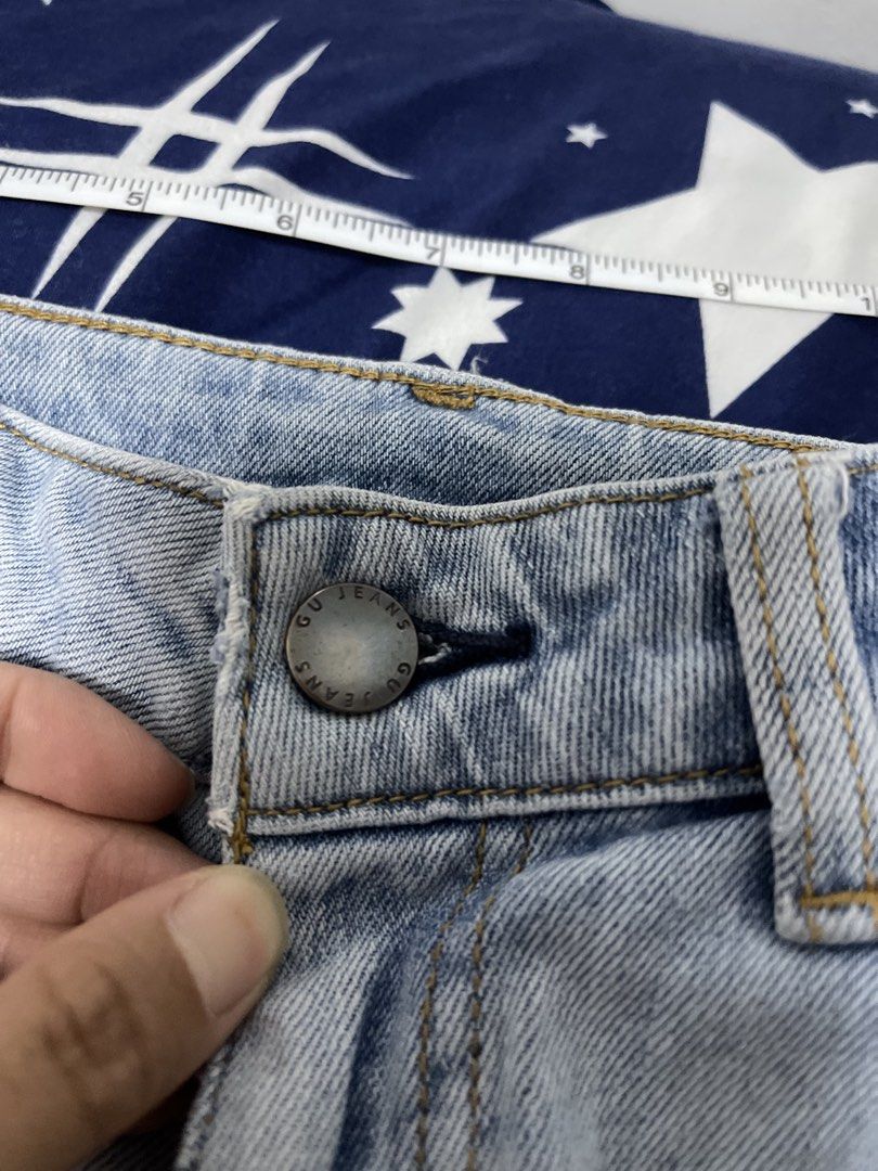 GU Uniqlo Light Blue Flared Jeans (Category: Jeans) located in Taguig. Submitted by kayeph (Listing ID 1443893905, Image 3). Description: Medium Flared Jeans 📍 Taguig RFS decluttering .
