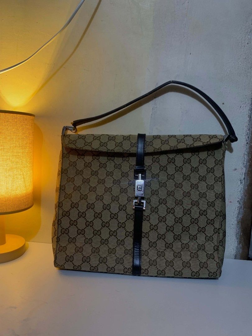 Gucci Shoulder bag Orig 💯 (Category: Luxury Bags & Wallets) located in Manila. Submitted by maza_lito (Listing ID 1443835652, Image 1). Description: 💯Authentic Issue last picture sign of use if you interested just send me a Direct message thankyou .