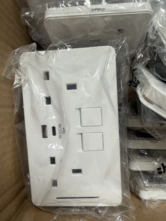 （分類：）位於 。 由 wmlamm 提交（商品編號 1443798736，圖片 1）。簡介： 。