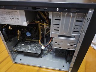 One host unit, WYSIWYG. No hard disk493676434167572480