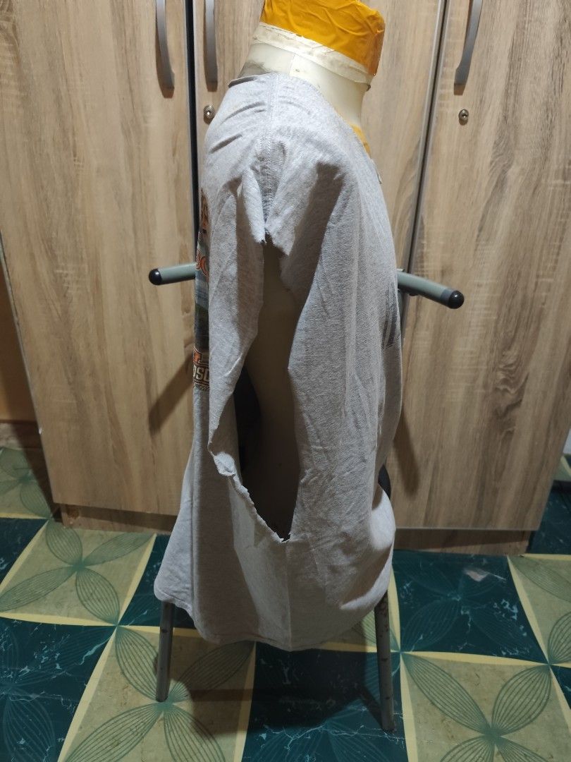 Harley-Davidson Grey T-Shirt Eagle Graphic (Category: Tshirts & Polo Shirts ) located in Manila. Submitted by icoolectnsellect (Listing ID 1443870278, Image 3). Description: Trashed. Cut off Neck and sleeve. pang Jogging or Gym nyo na. .