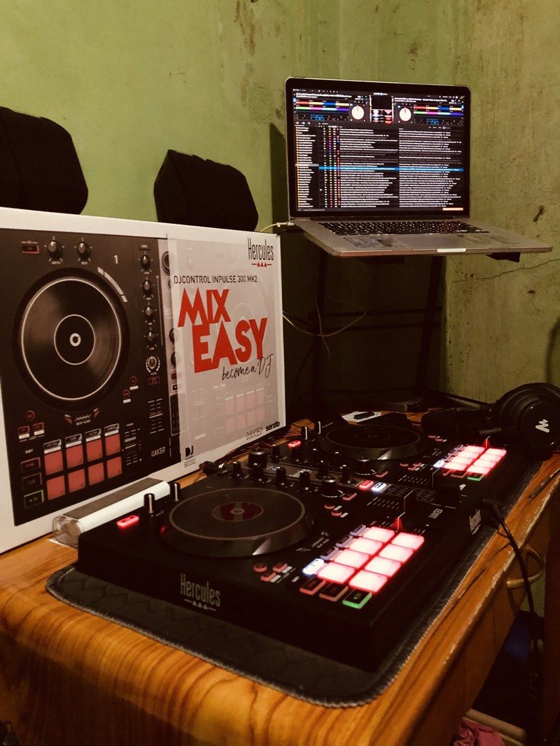 Hercules 300MK2 (Category: Other Audio Equipment) located in Cebu City. Submitted by kevs_1984 (Listing ID 1443683209, Image 3). Description: Open box for testing purposes. Free magma case with angled 2-meters chroma USB cables and chroma knob caps included. RFS: will focus more on corporate work .