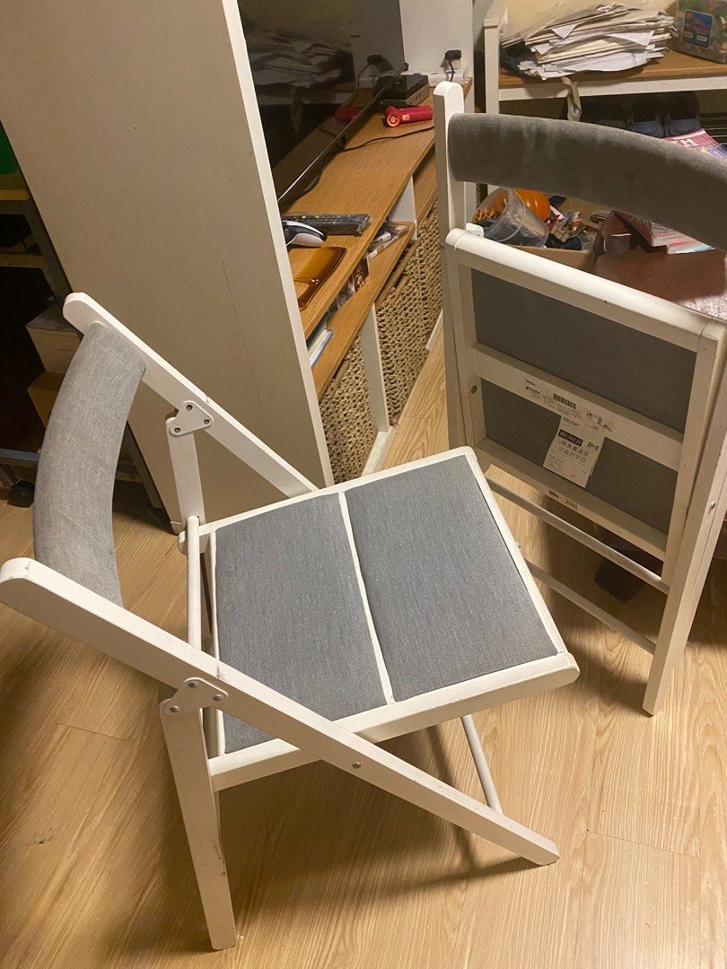 IKEA FRÖSVI Folding Chair White Grey (Category: Chairs) located in San Jose del Monte. Submitted by hannice285 (Listing ID 1443887482, Image 1). Description: - IKEA FRÖSVI Folding Chair - Color: White frame with grey fabric seat and backrest - Features: Easy to fold and store, ideal for extra seating - Origin: Made in Romania 1,500 each Needs cleaning .