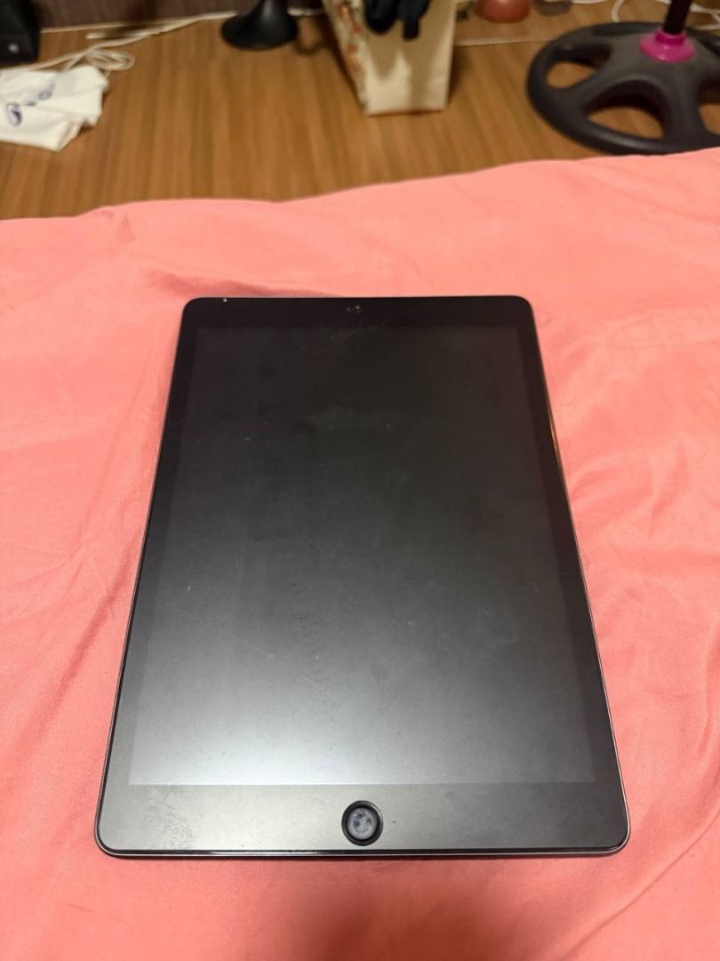 Apple IPad 7th gen (Category: iPad) located in Binan City. Submitted by calvin654132317 (Listing ID 1443713327, Image 2). Description: - iPad 7th Generation - 32GB Storage - WiFi Model - Space Gray Color - Good for everyday tasks and entertainment.