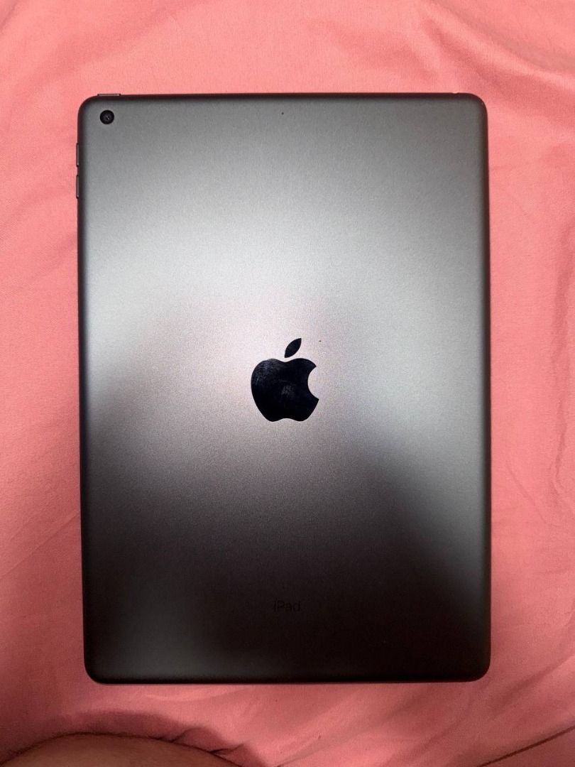 Apple IPad 7th gen (Category: iPad) located in Binan City. Submitted by calvin654132317 (Listing ID 1443713327, Image 3). Description: - iPad 7th Generation - 32GB Storage - WiFi Model - Space Gray Color - Good for everyday tasks and entertainment.