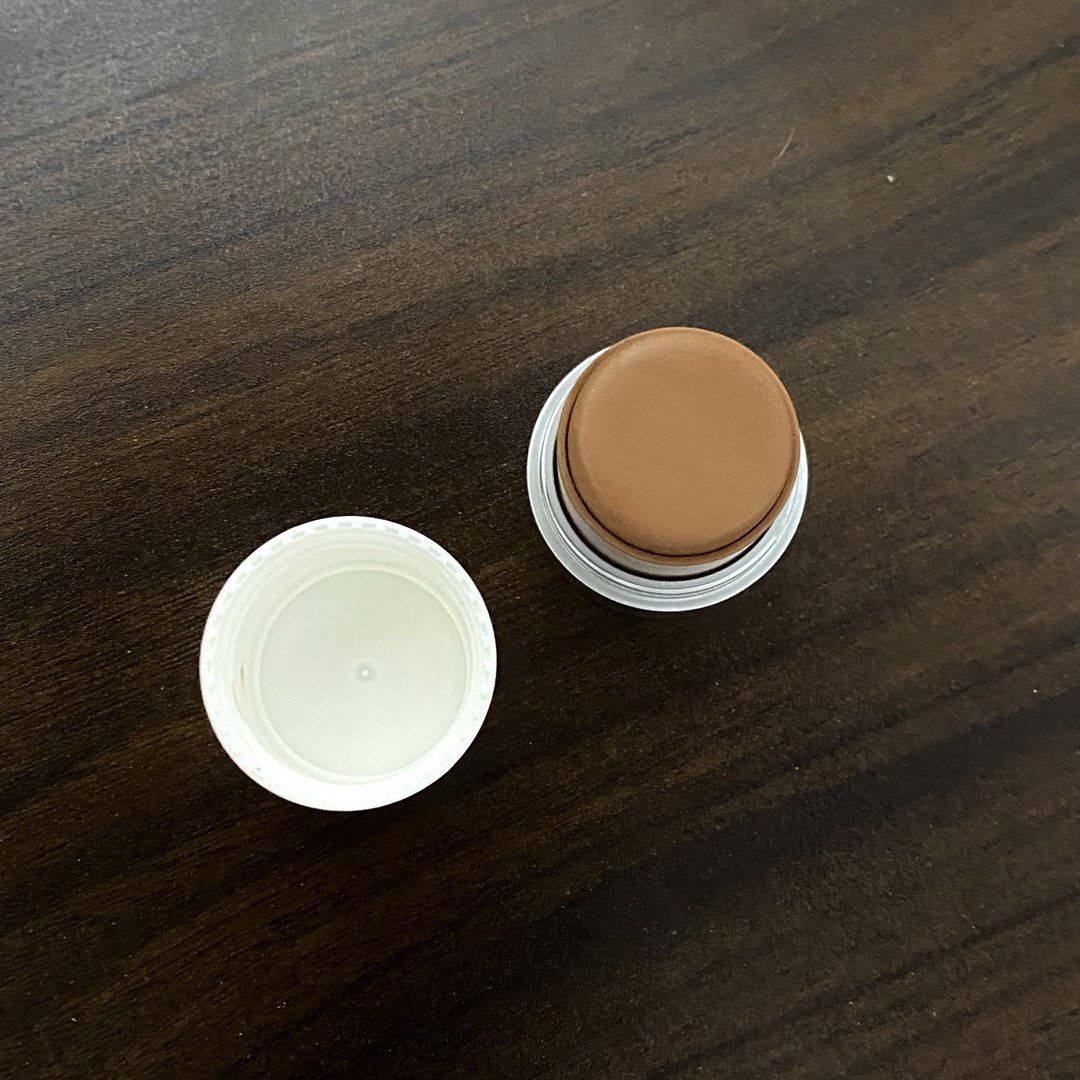 issy créme heat stick - burn (Category: Makeup) located in Marikina City. Submitted by chxchow (Listing ID 1443879237, Image 3). Description: - cream bronzer; 8.5g - medium golden bronze shade + very pigmented - used once, as in barely touched (for passport photo only) - opened on 13 March 2026 (12 month lifespan after opening) - will sanitize prior to shipment RFS: decluttering..