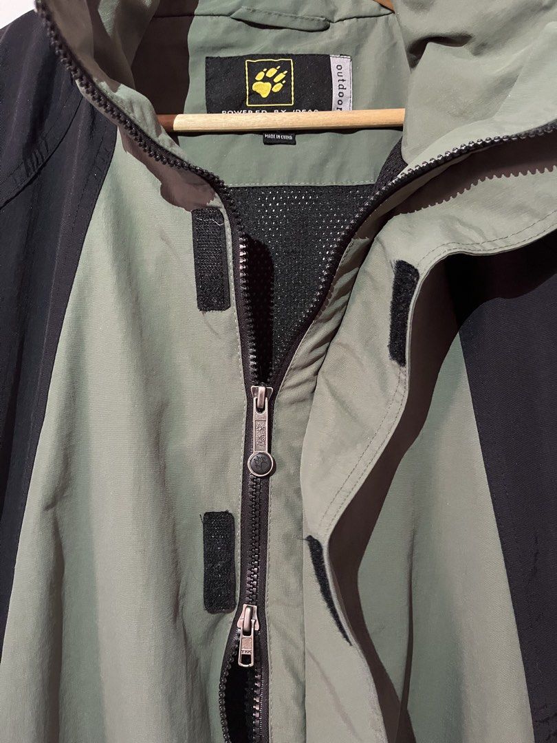 Jack Wolfskin Hiking Jacket (Category: Coats, Jackets and Outerwear) located in Dasmarinas. Submitted by kai2728 (Listing ID 1443854392, Image 3). Description: Jack Wolfskin Hiking Jacket Color: Green (10/10) Large on tag (fit up to XL) 28.5” L x 23.5” W With underarm ventilation No hoodie Two zippers (one dual zip) Minor issue: see last two pics 700 + SF Shipping fee to be shouldered by the buyer Pick up, lalamove, or Jnt No rush shipping, every