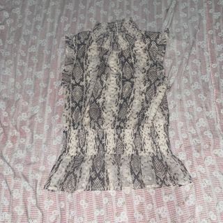 (Category: ) located in . Submitted by rienissances (Listing ID 1443815713, Image 1). Description: .
