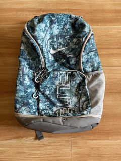 (Category: ) located in . Submitted by _gottaluvcloset (Listing ID 1443787338, Image 1). Description: .
