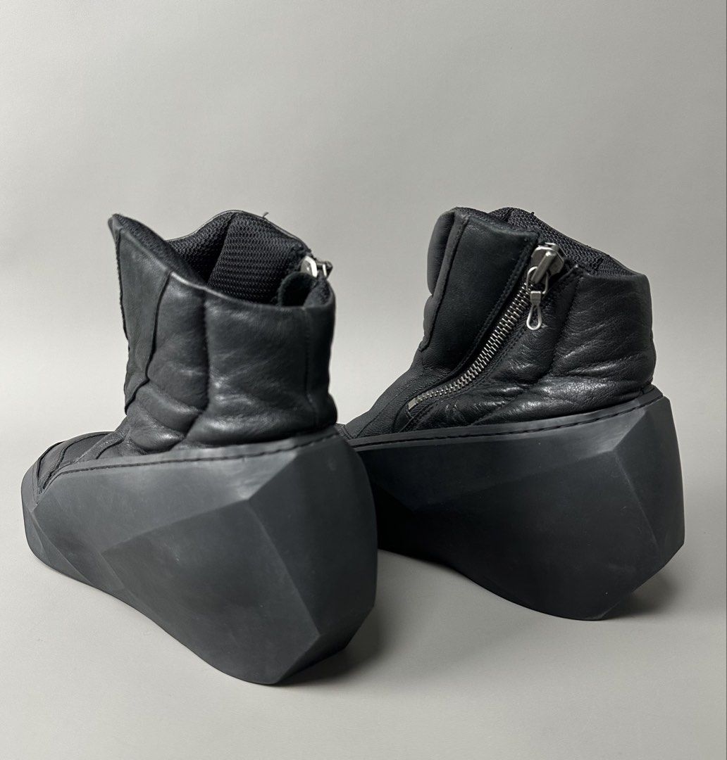 Julius - A/W15 Sphere Polygon Wedge Prism Boots - Side Zippers. (Category: Boots) located in Manila. Submitted by scissor.2fifthy (Listing ID 1443738561, Image 3). Description: Julius - A/W15 Sphere Polygon Wedge Prism Boots - Side Zippers. Size: 8US Men’s Made in Japan Material: Leather 90/100 condition rate Used with care Flaw: Minor sign of usage only Very presentable Check all photos for more details information Accepting offers. .