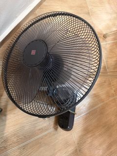 (Category: ) located in . Submitted by minimalbasics (Listing ID 1443848715, Image 1). Description: .