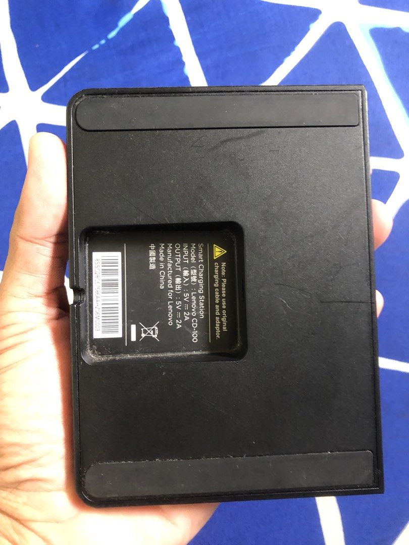 Lenovo tablet smart charging station dock (Category: Chargers) located in Quezon City. Submitted by markgolveo (Listing ID 1443718983, Image 3). Description: Lenovo tablet smart charging station dock.