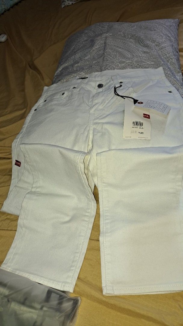 Levi's Premium 511 Youlim White Jeans (Category: Jeans) located in Davao. Submitted by allaboutscarvesandties (Listing ID 1443717518, Image 3). Description: - Brand: Levi's - Model: 511 Youlim - Color: White - Collection: Premium - Condition: Brand new with tags attached - Approximate Size: 30/81cm bought in Japan... rfs: wrong size. free shipping..