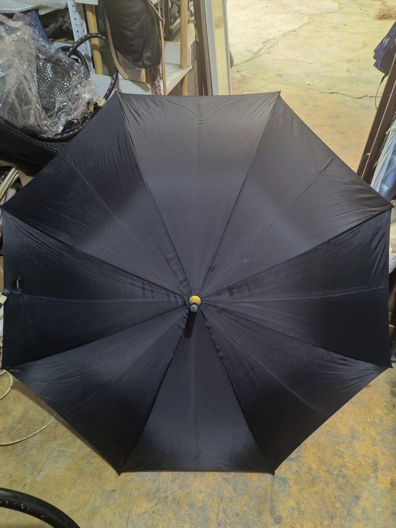 Long Umbrella - Big Size (Category: Umbrellas) located in Cebu City. Submitted by dudes_villanueva (Listing ID 1443815028, Image 1). Description: Long Umbrella - Black (Big Size) 📌 In excellent condition Size: 60 cm.