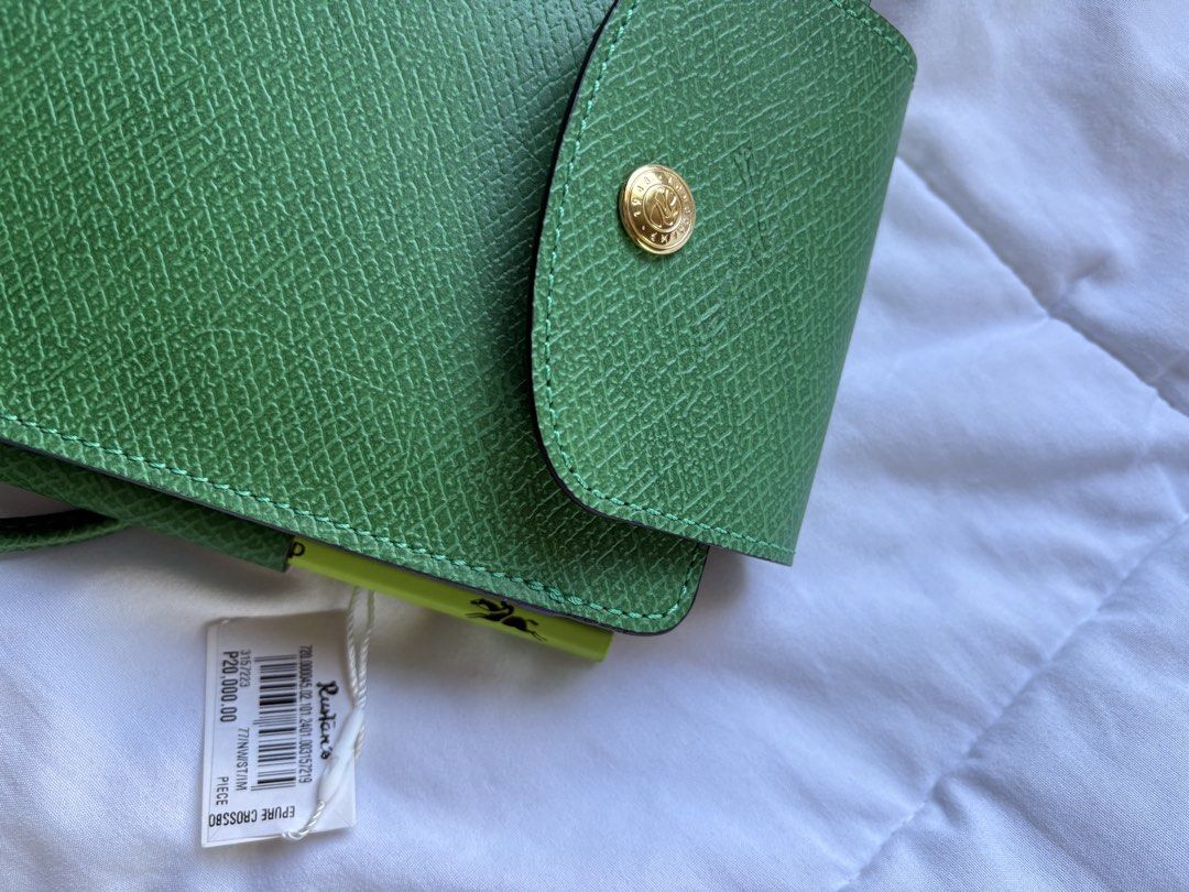 Longchamp Epure Notebook XS Pouch Crossbody Bag (Category: Cross-body Bags) located in Quezon City. Submitted by wmbbr (Listing ID 1443715932, Image 3). Description: Bought in Rustans for 20K php Money back guaranteed if proven fake Used once only, really pretty RFS: decluttering.